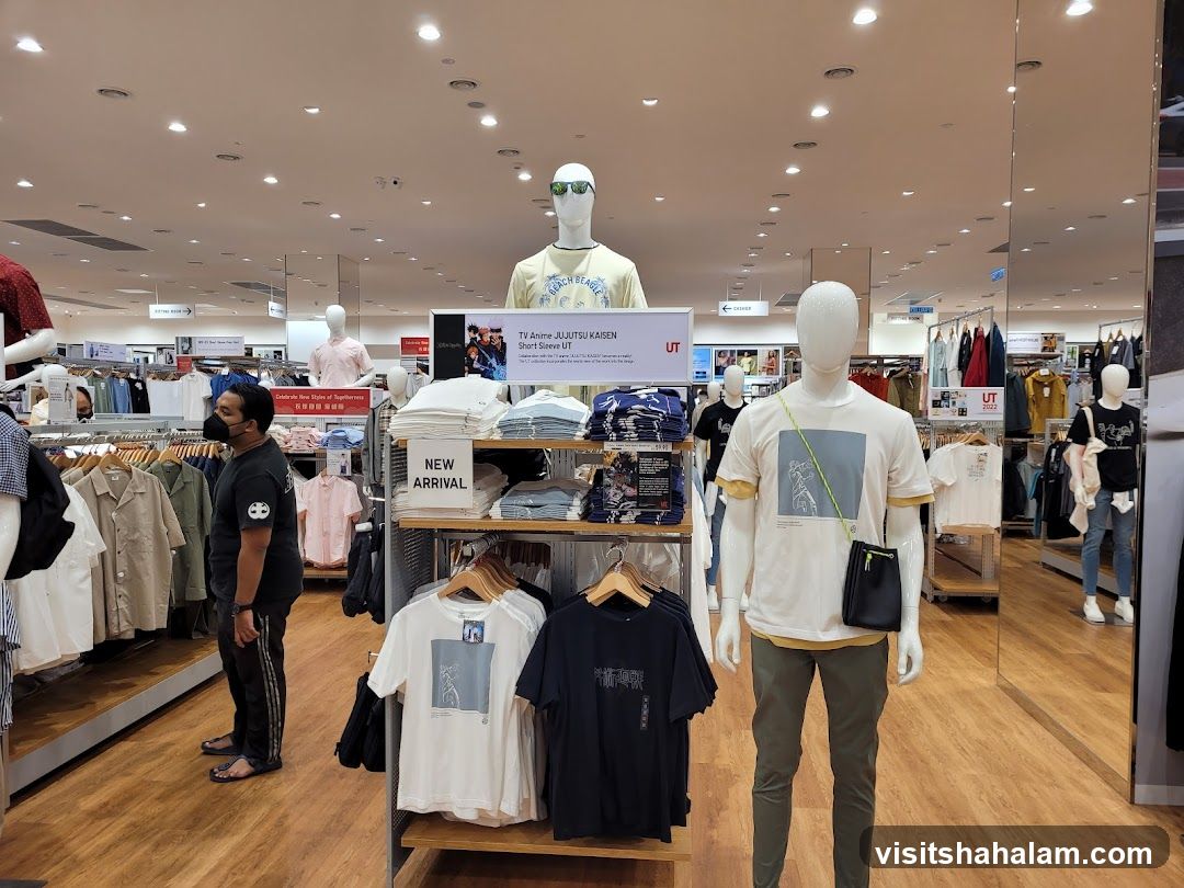 Uniqlo Store Interior