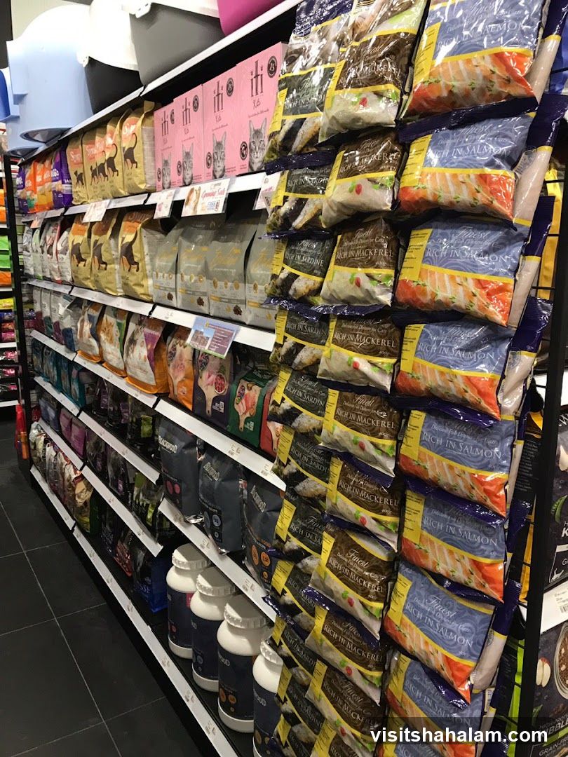 Pet Food Aisle