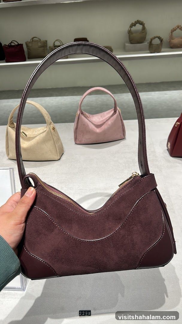 Handbag Display
