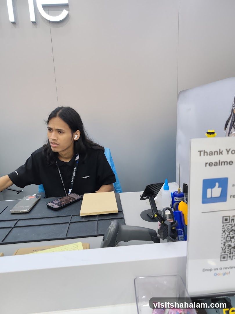 Realme Store Counter