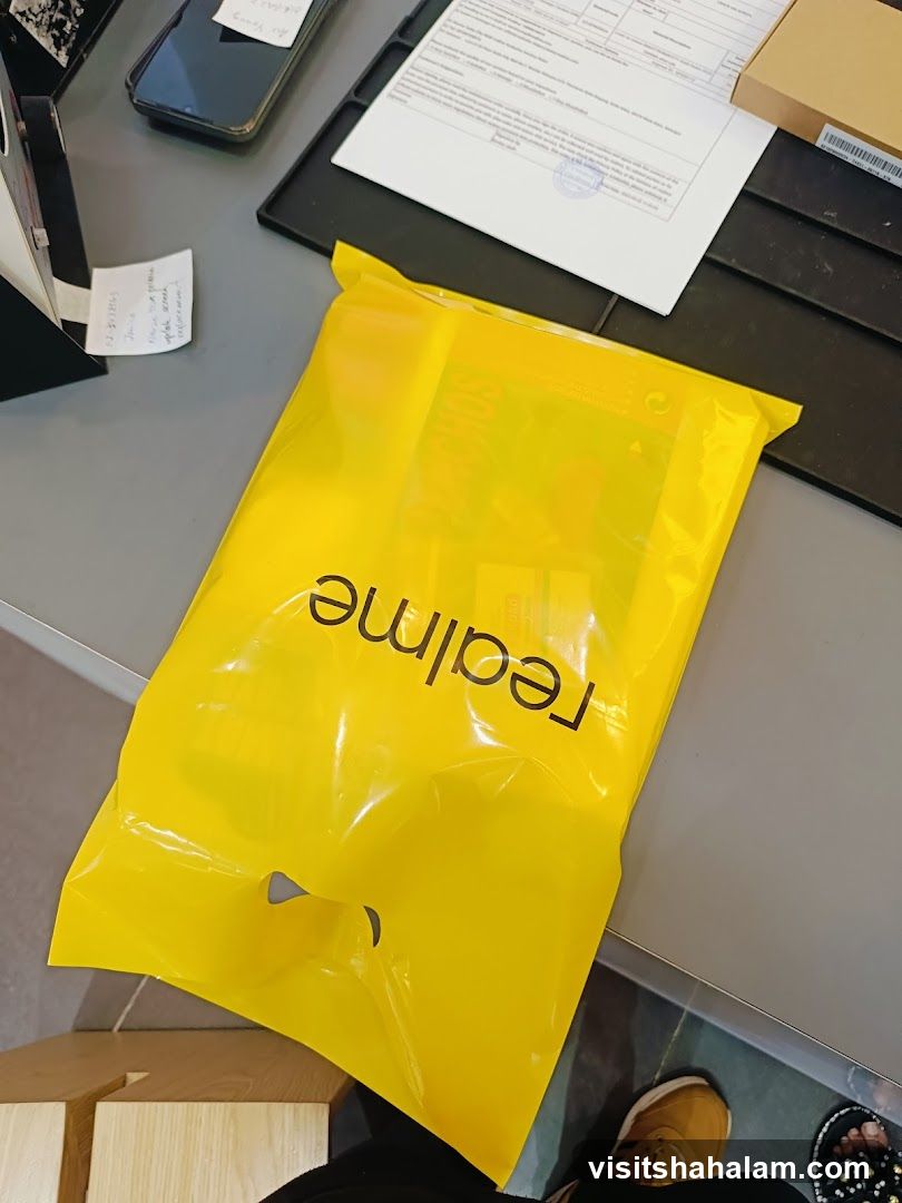 Yellow Shopping Bag with Realme Logo