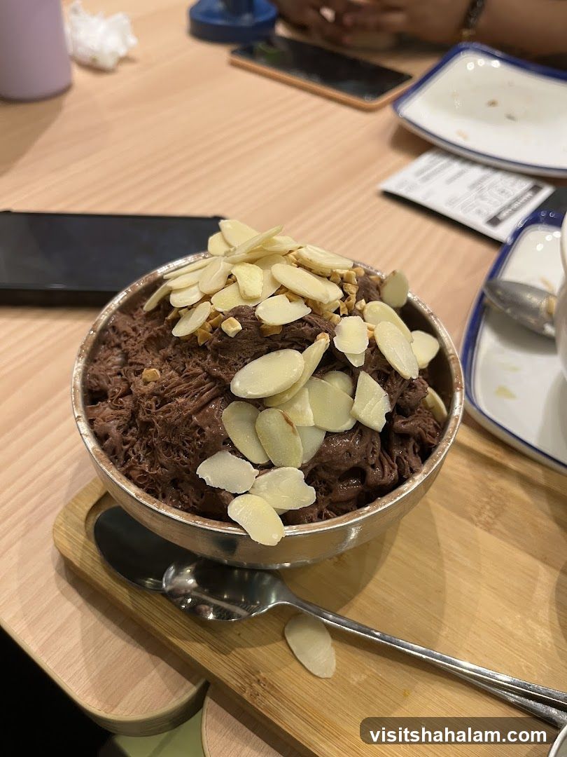 Chocolate Shaved Ice Dessert