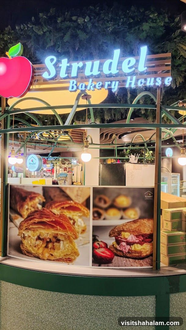 Strudel Bakery House