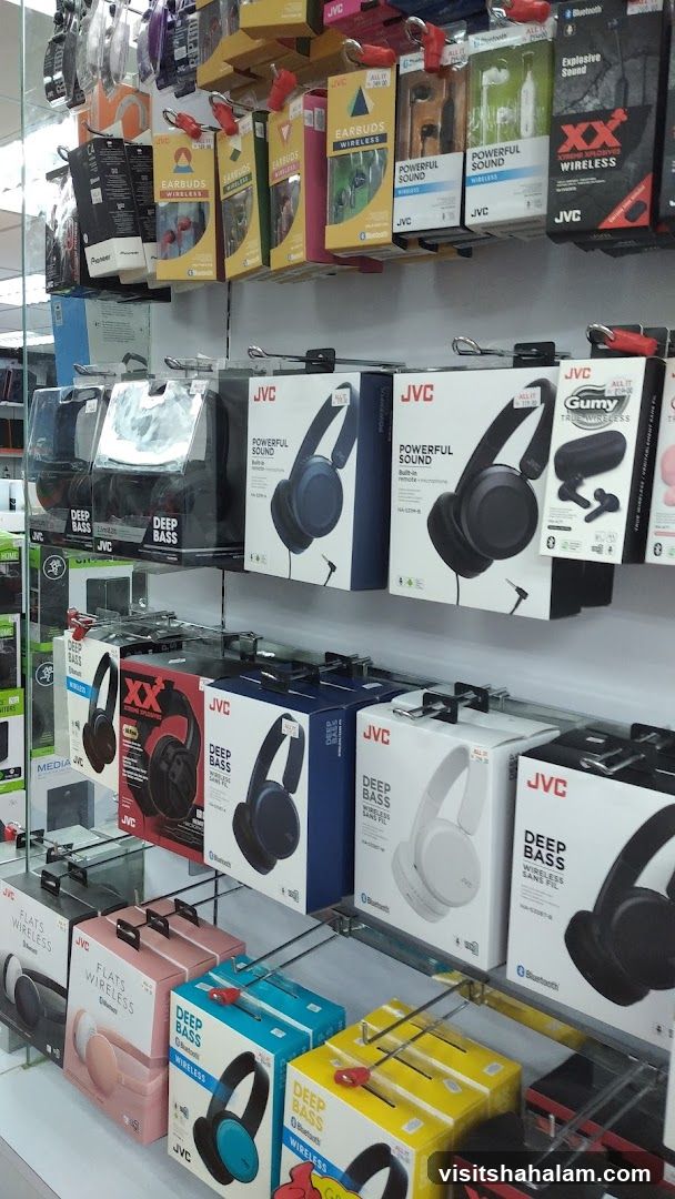 Headphones and Earbuds Display