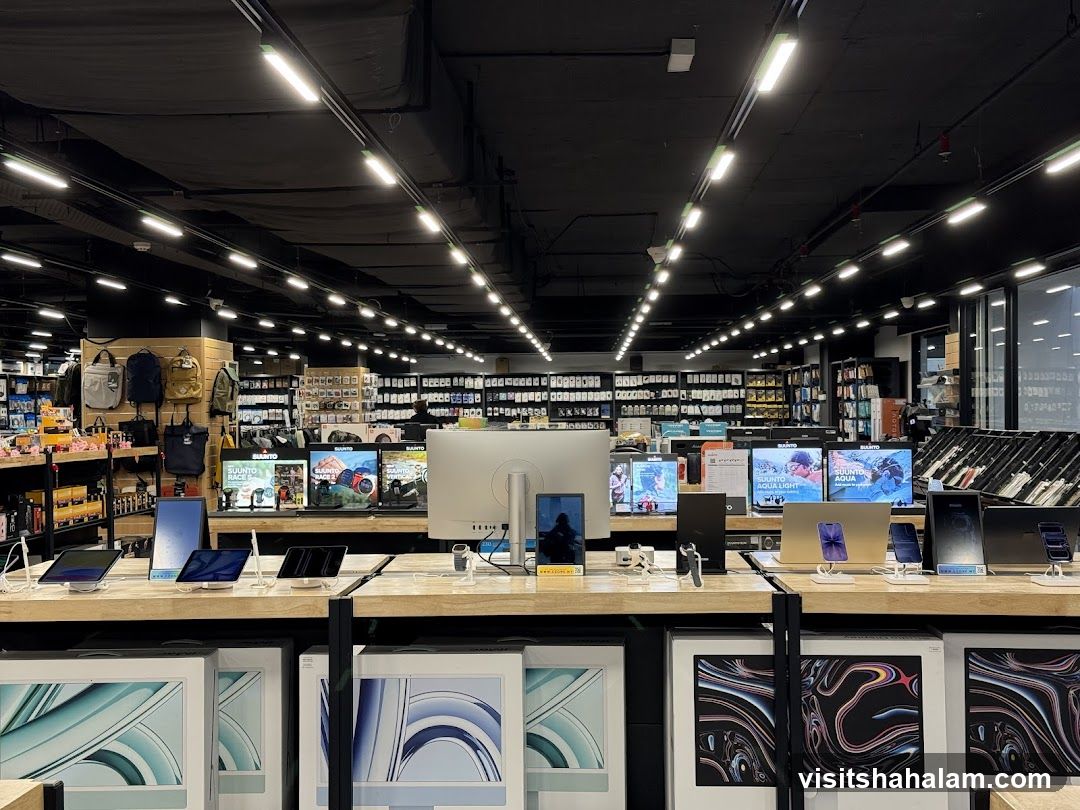 Electronics Store Display