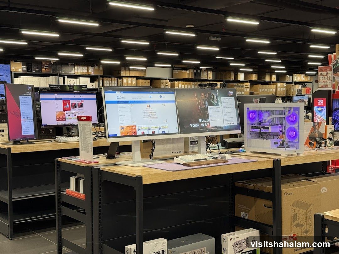 Computer Store Display