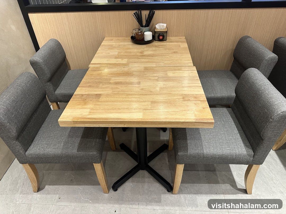 Restaurant Table Setting
