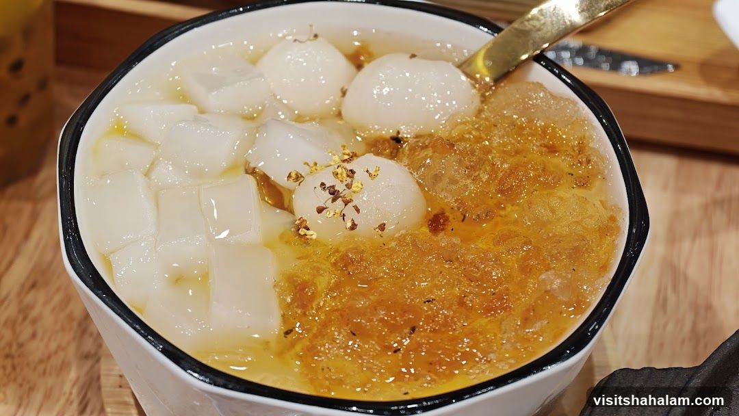 Dessert with Lychees and Cubes