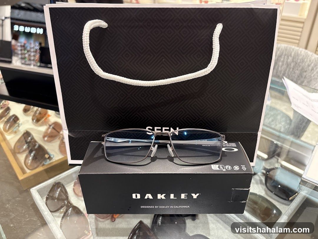 Oakley Eyeglasses Display