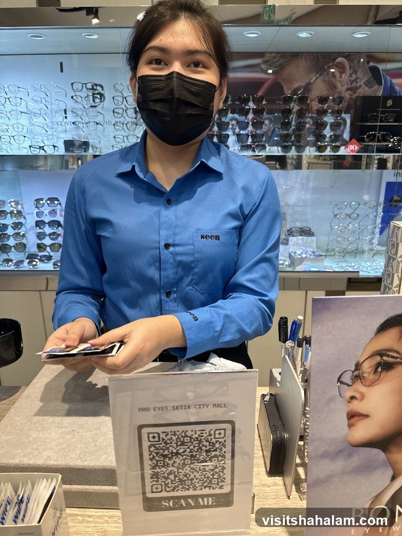 Optician's Counter