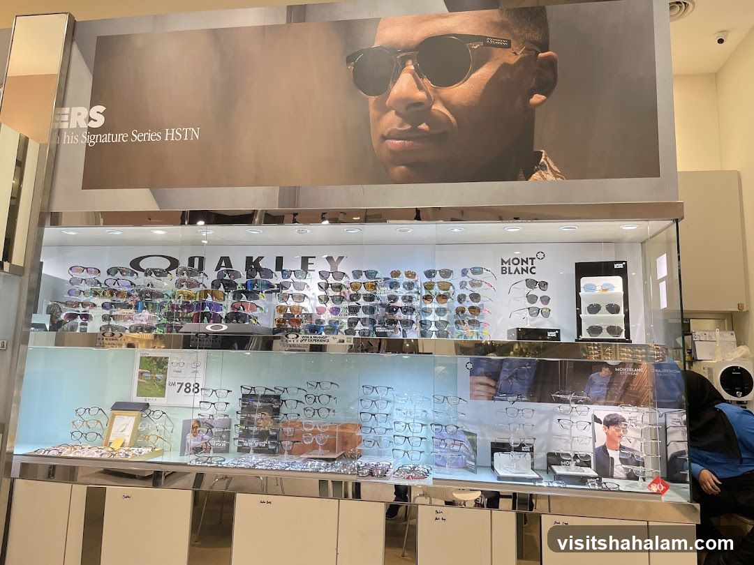 Eyewear Store Display