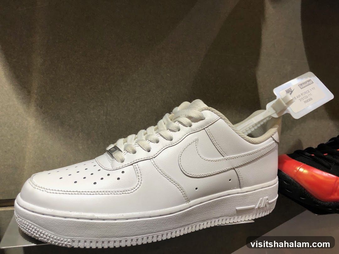 Nike Air Force 1 Sneakers