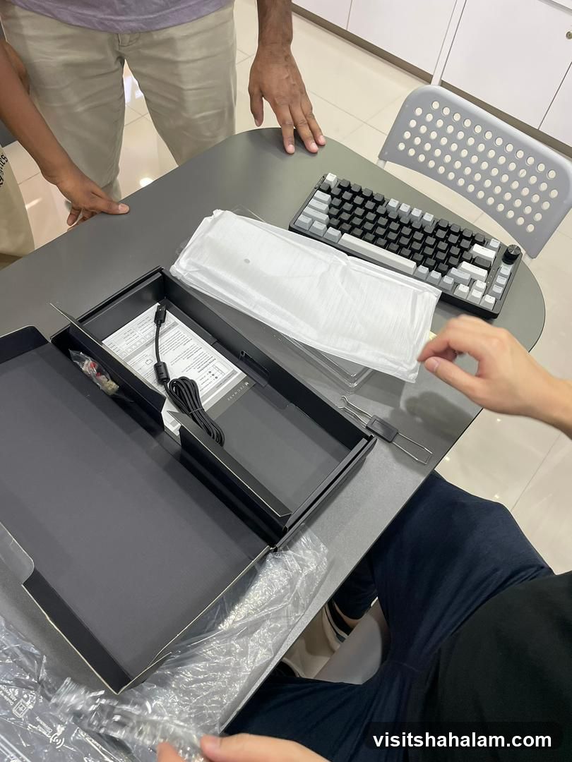 Unboxing a Mechanical Keyboard