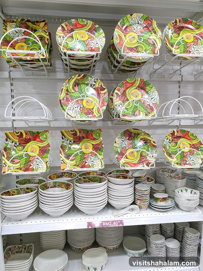 Colorful Dinnerware Display