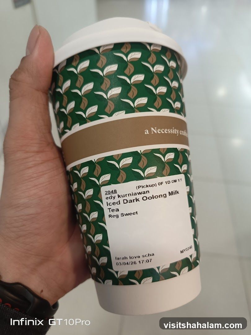 Iced Dark Oolong Milk Tea Cup