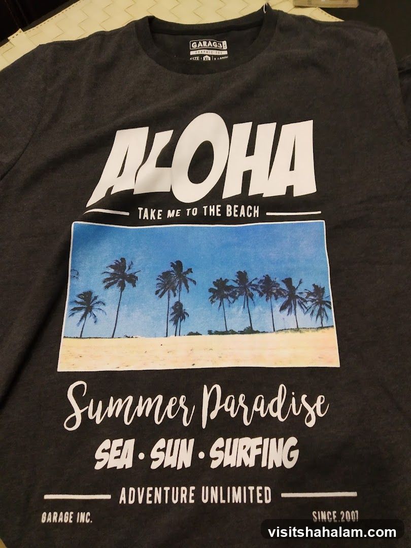 T-shirt with Aloha graphic