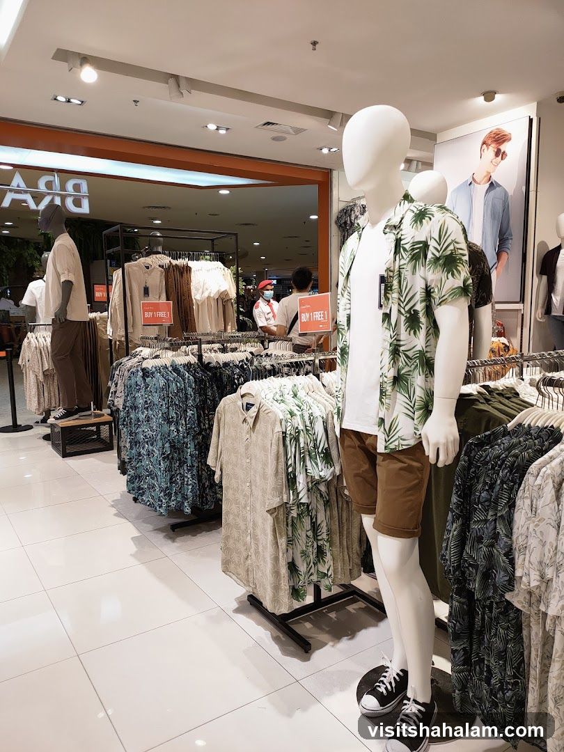Men's Clothing Store Display