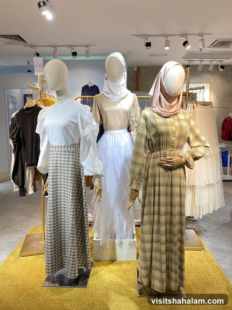 Mannequins in Modest Fashion Display