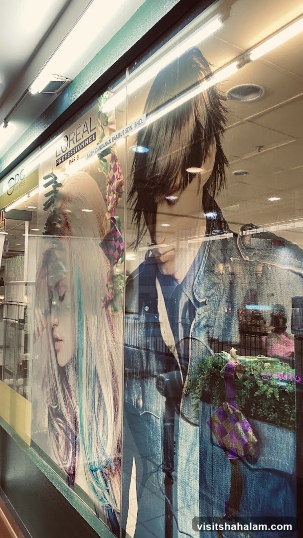 L'Oreal Professionnel Salon Display