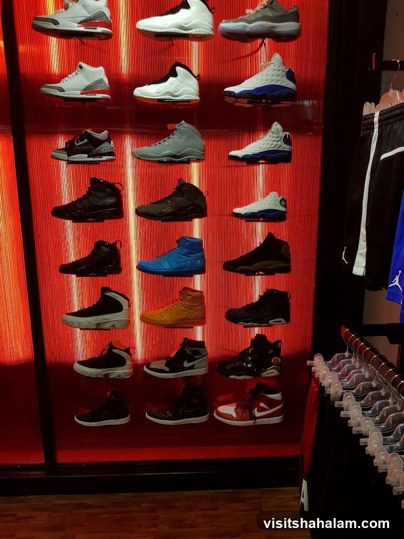 Sneaker Display