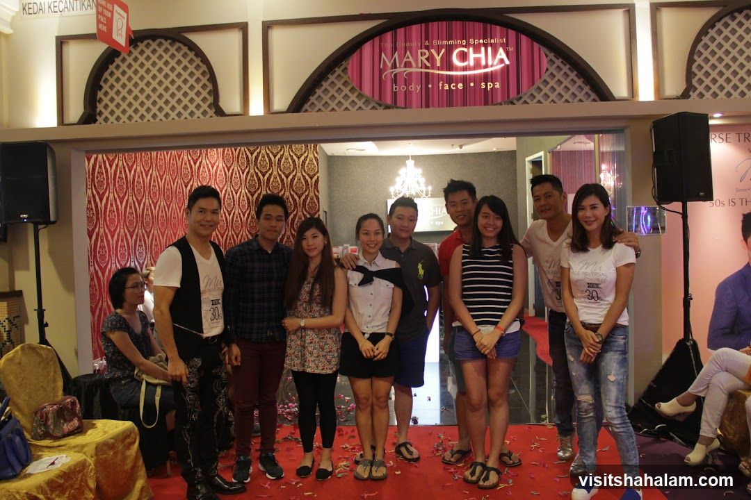 Group Photo at Mary Chia