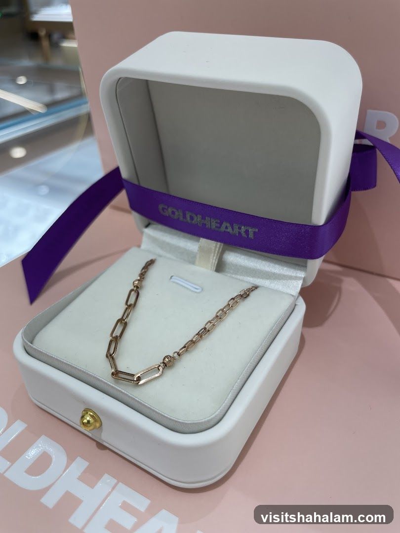 Goldheart Necklace in a Box