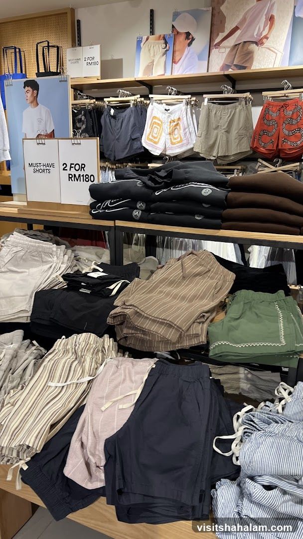 Shorts Display