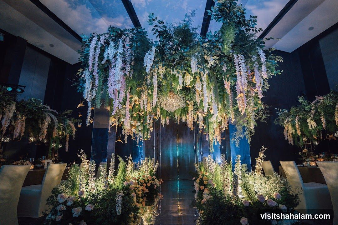 Elegant Floral Wedding Decor