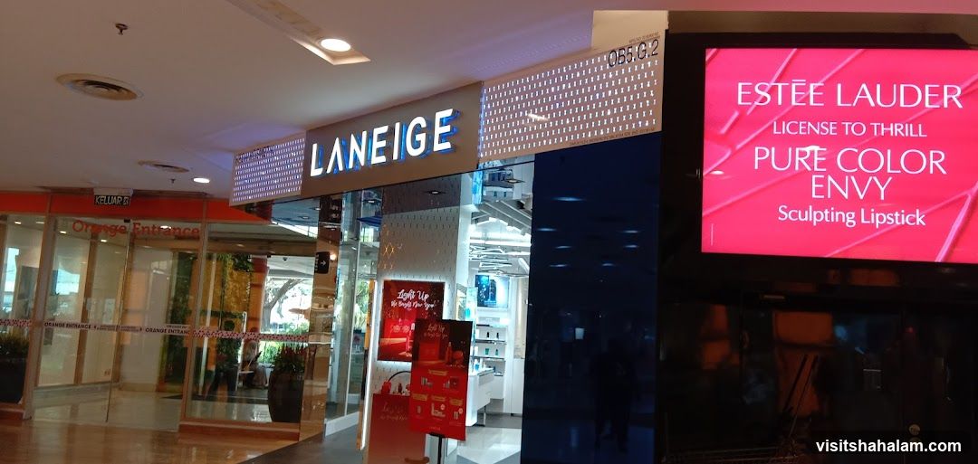Cosmetics Storefront and Advertisement