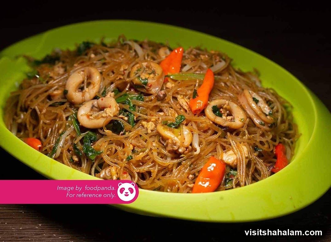 Noodle Dish with Squid and Chili