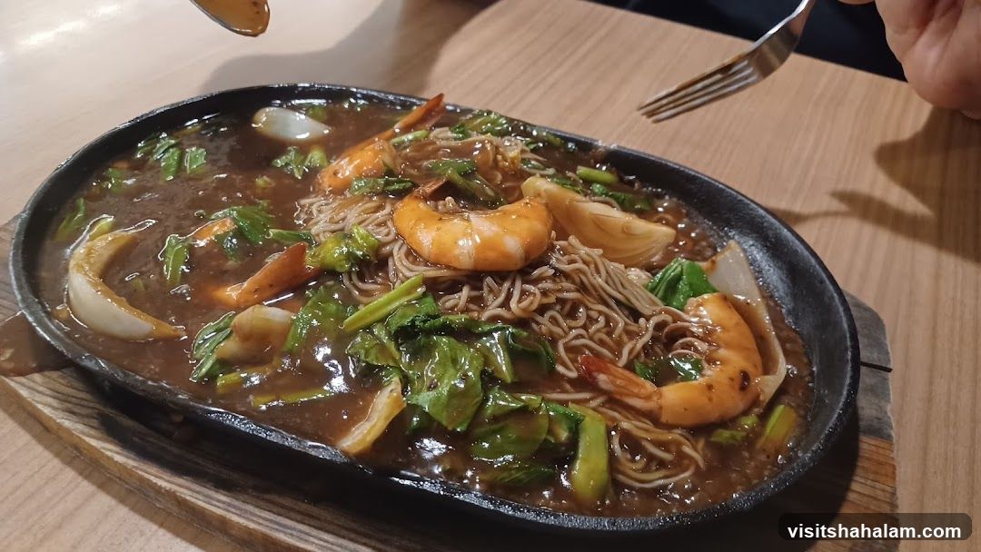 Sizzling Noodles with Shrimp