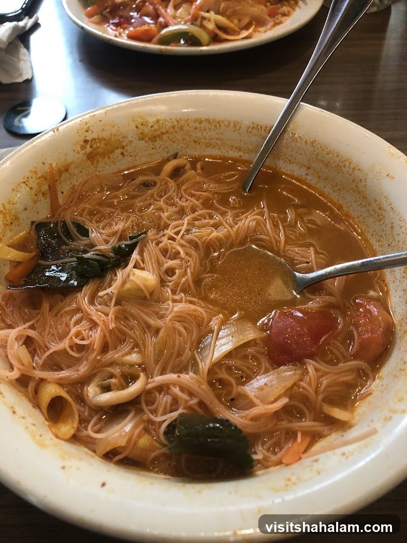 Noodle Soup with Seafood and Vegetables
