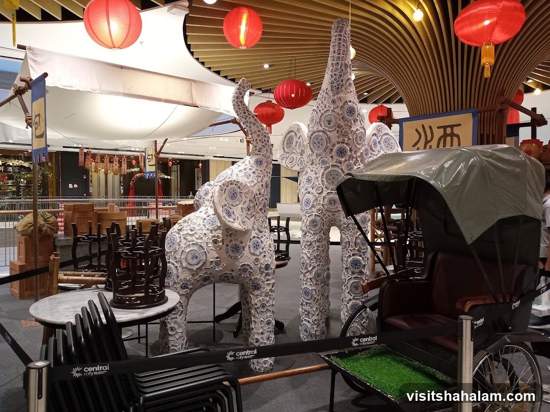 Decorative Elephants and Rickshaw Display