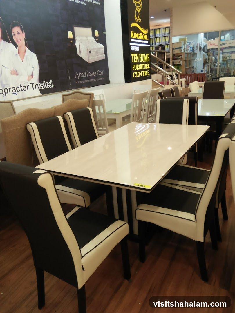 Dining Set Display