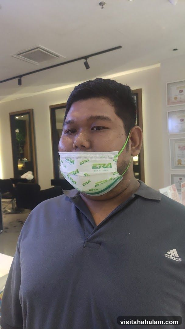 Man wearing a mask