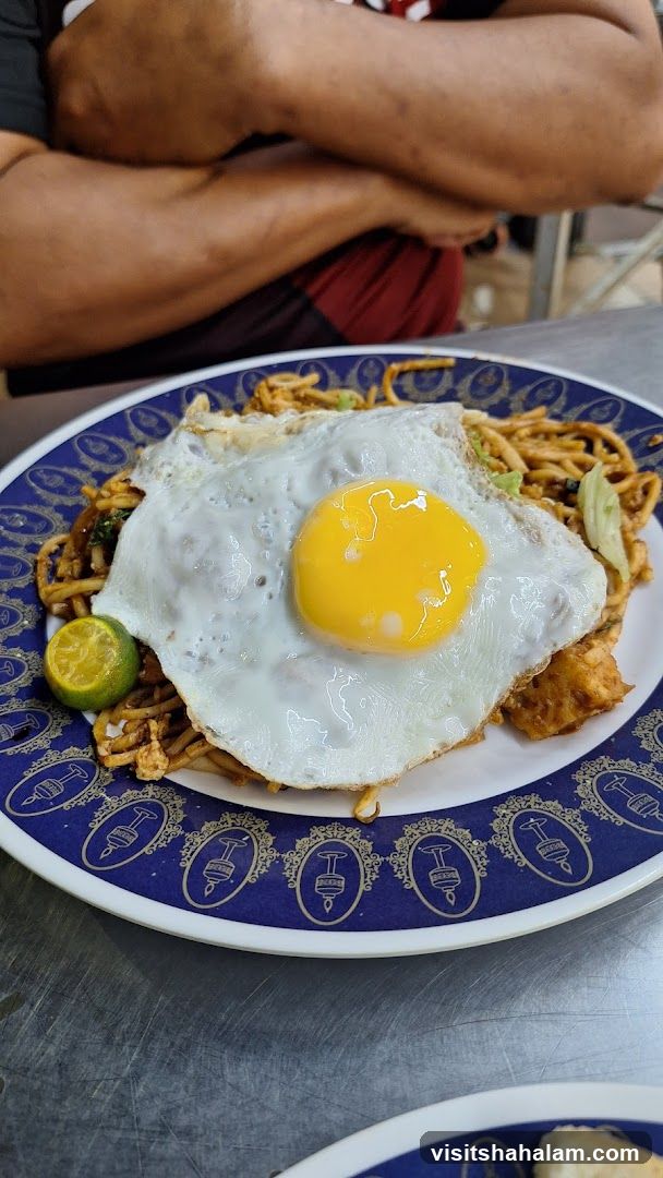 Noodles with Fried Egg