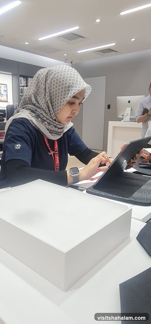 Employee using a tablet in a store