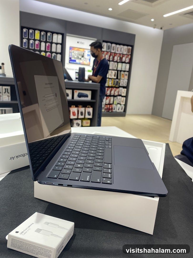 Apple Laptop and Accessories