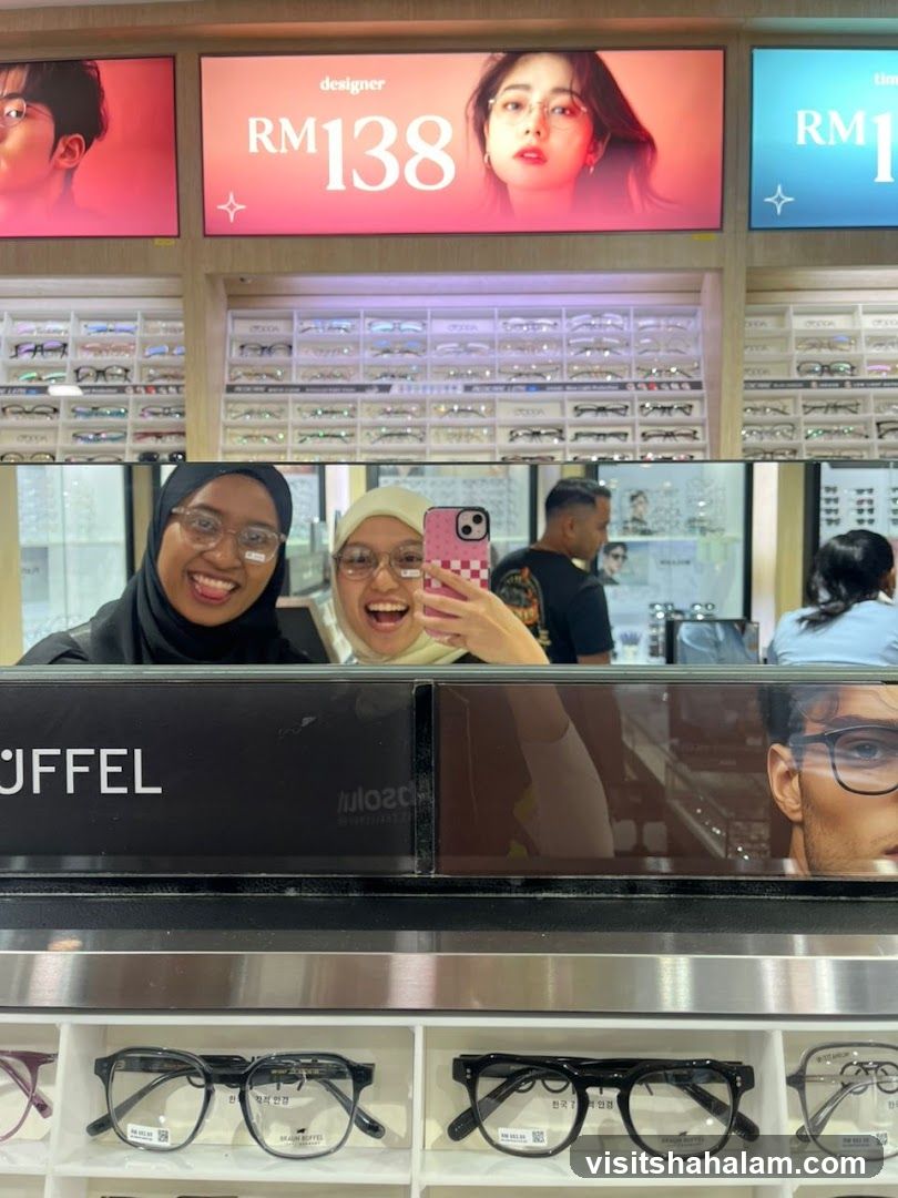 Eyewear Store Display