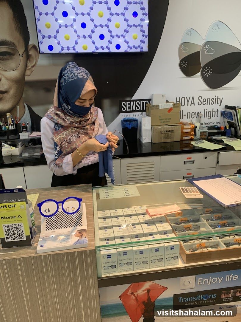 Optician's Counter