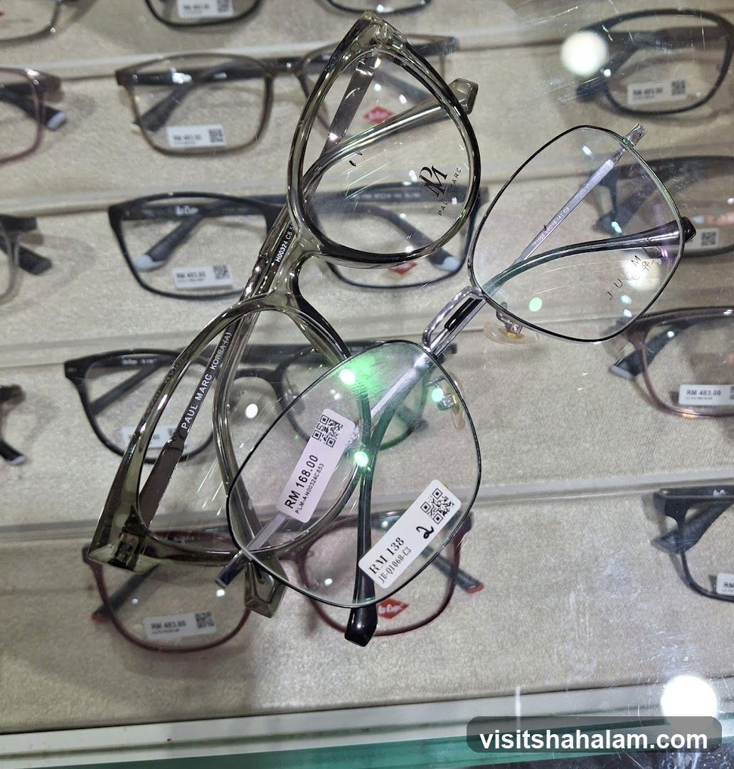 Eyeglasses Display
