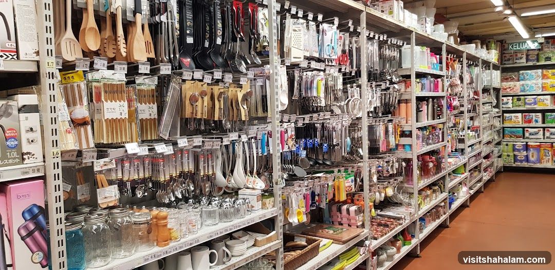 Kitchenware aisle