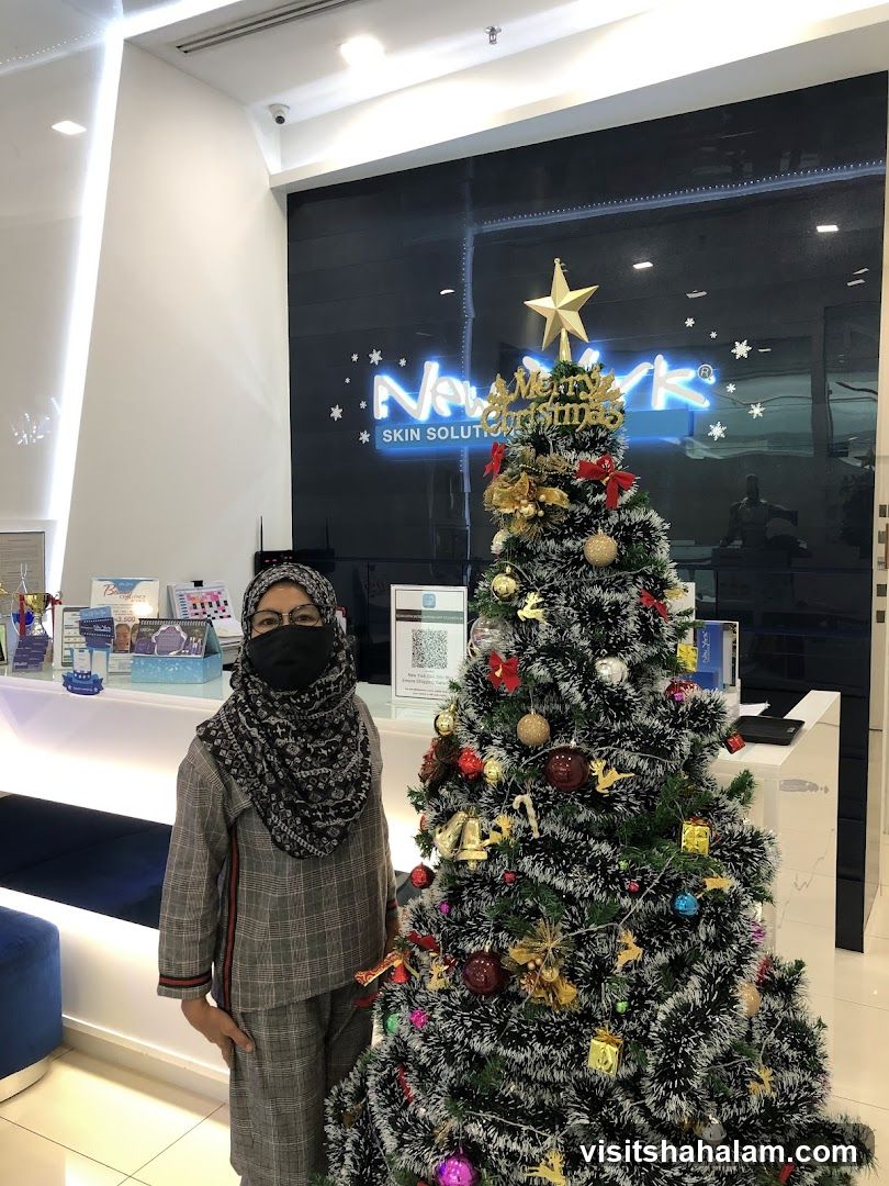 Christmas Tree and Woman in Skin Clinic