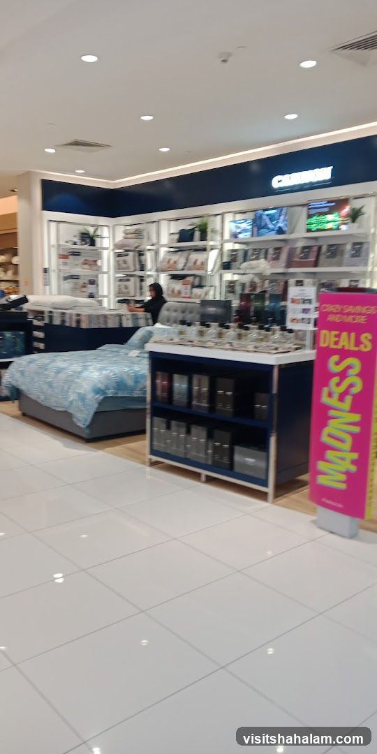 Home Goods Store Display