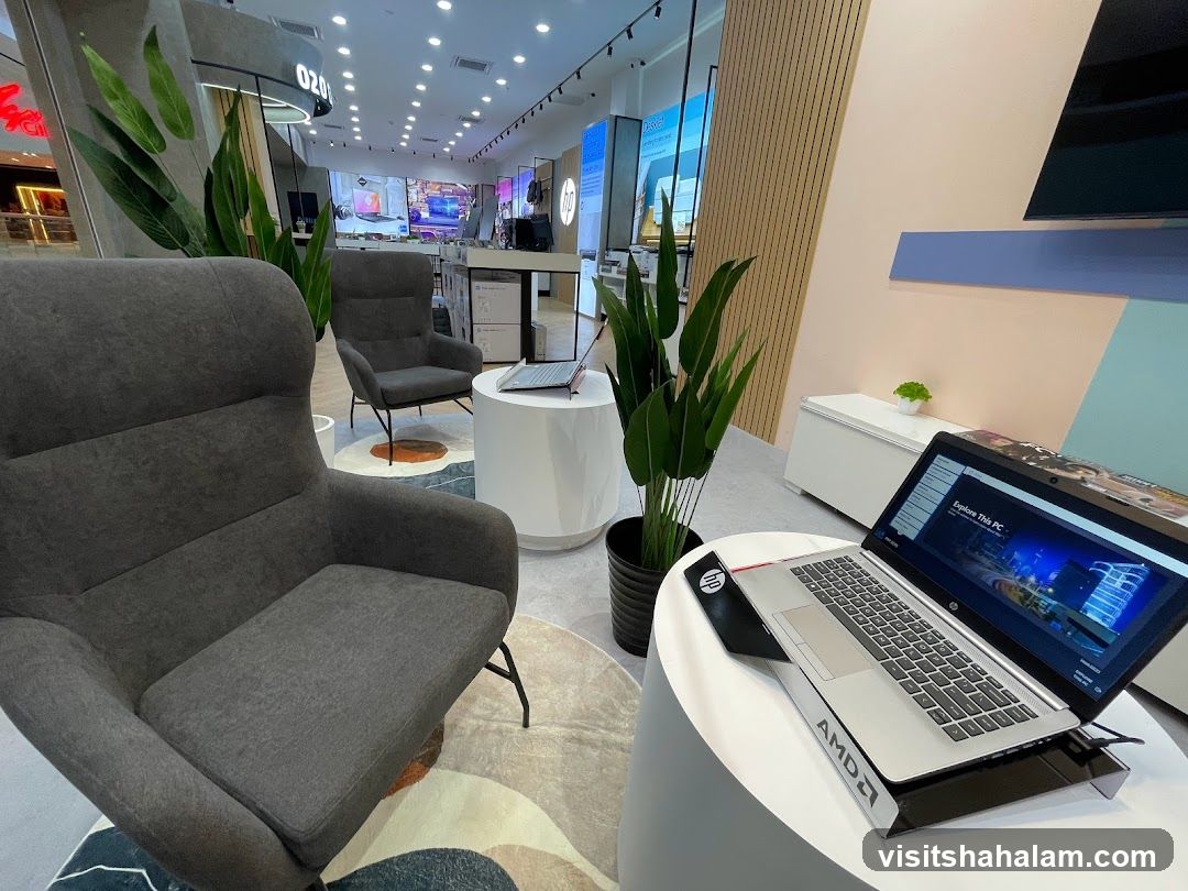 Modern Electronics Store Display