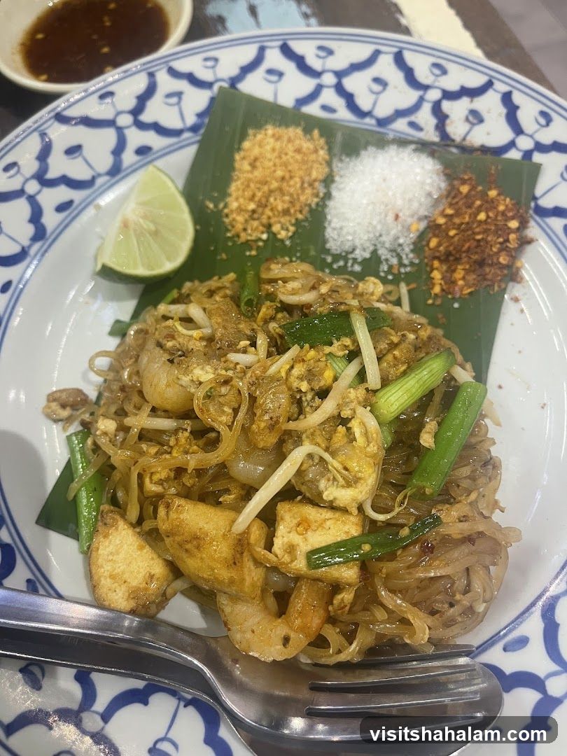 Pad Thai with Condiments