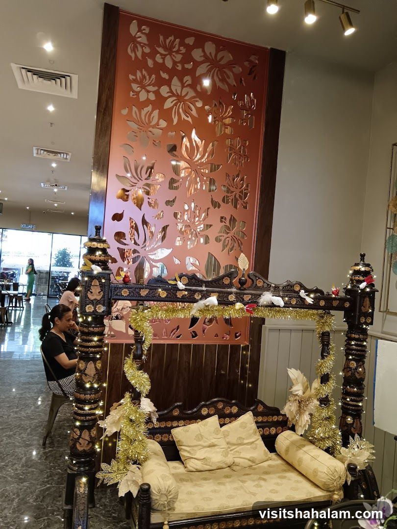 Decorative Swing with Floral Screen