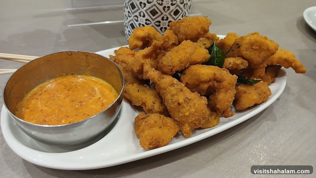 Fried Bites with Dipping Sauce