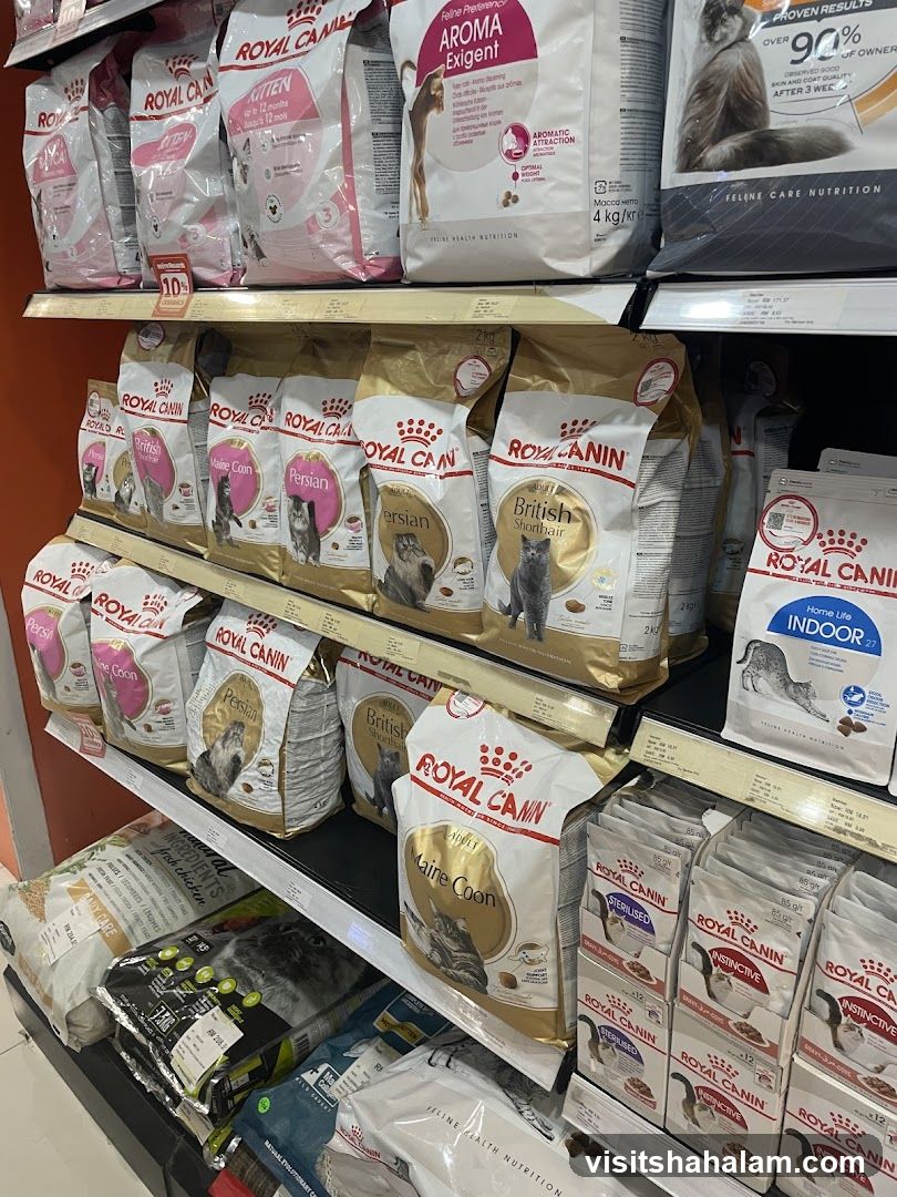 Pet Food Aisle