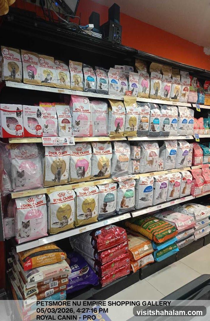 Pet Food Aisle